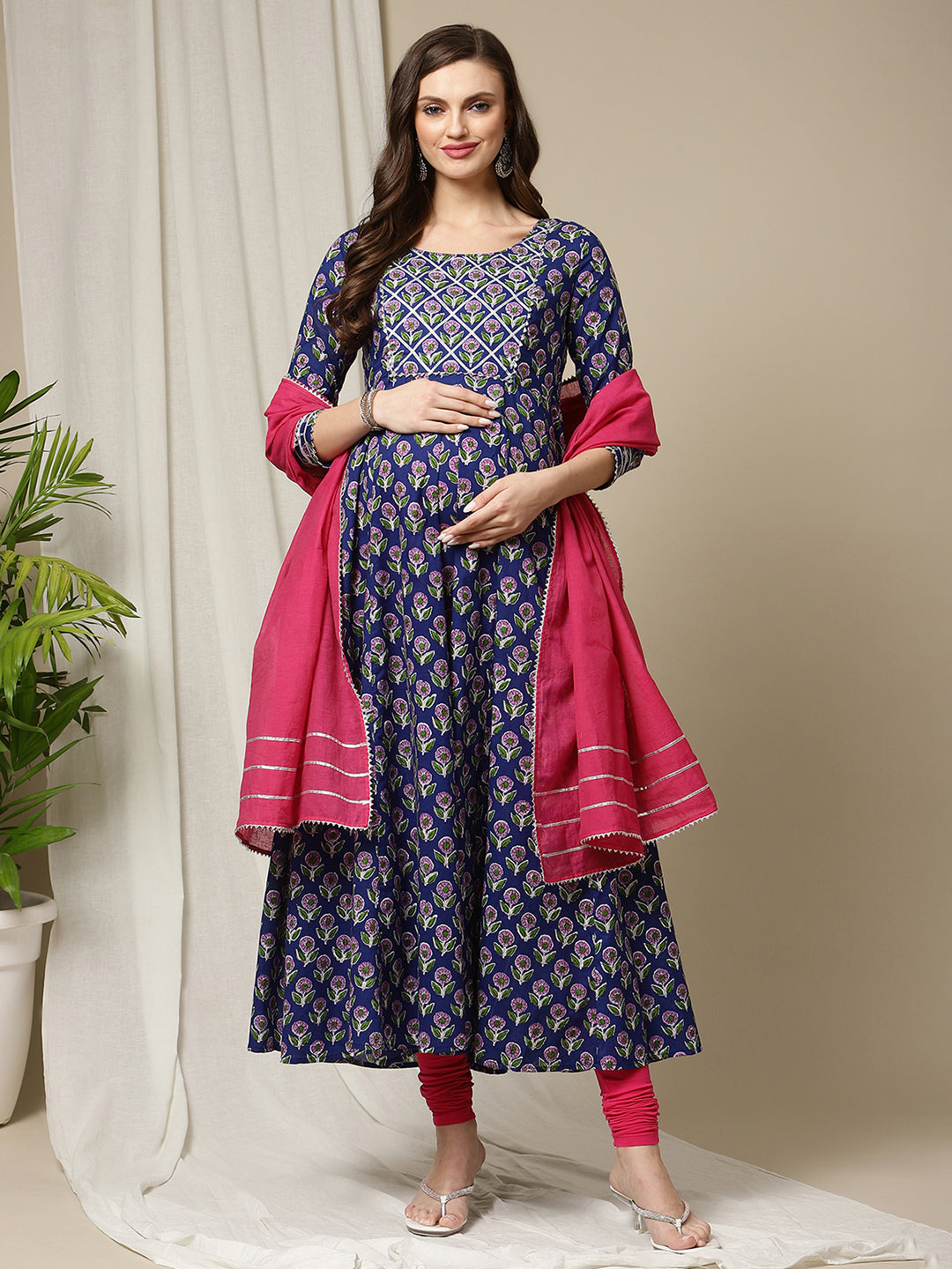 https://www.wobblywalk.com/cdn/shop/products/cotton-maternity-kurti-with-churidar-dupatta-blue-5_2400x.jpg?v=1661868729